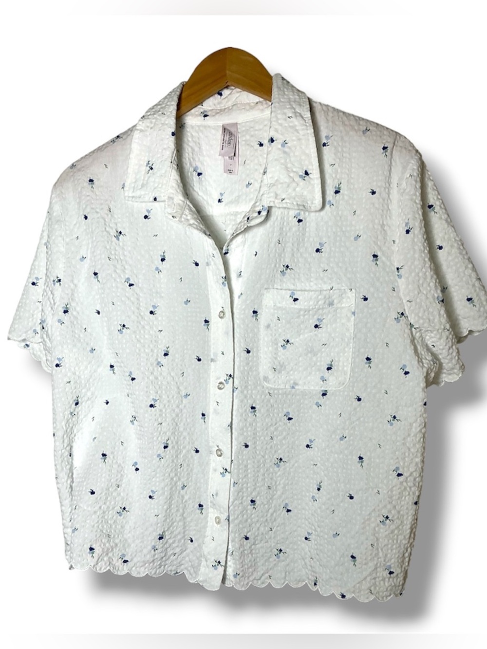 White seersucker short sleeve shirt